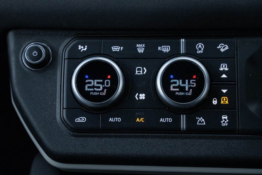 Used Land Rover Defender 2022 for sale - 77369947: Photo 19