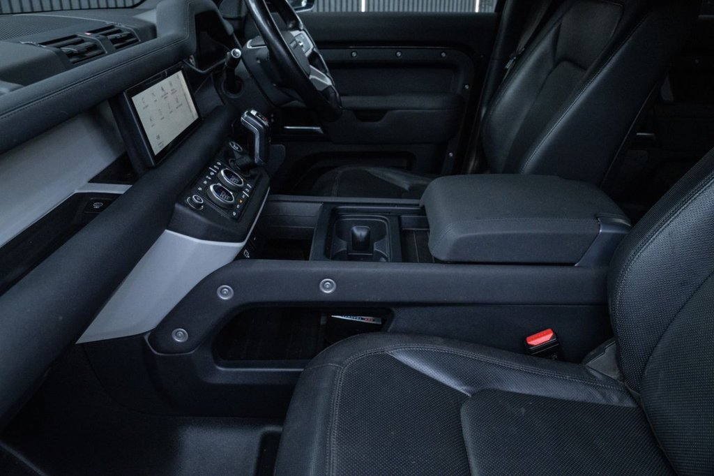Used Land Rover Defender 2022 for sale - 77369947: Photo 31