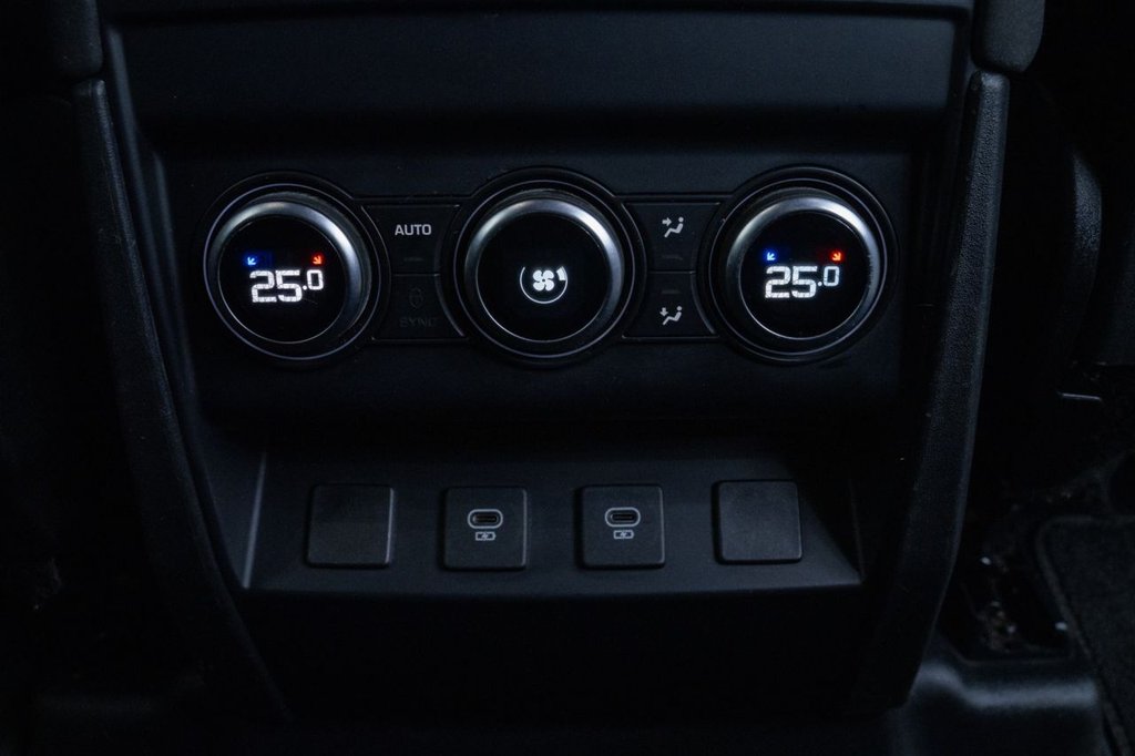 Used Land Rover Defender 2022 for sale - 77369947: Photo 35