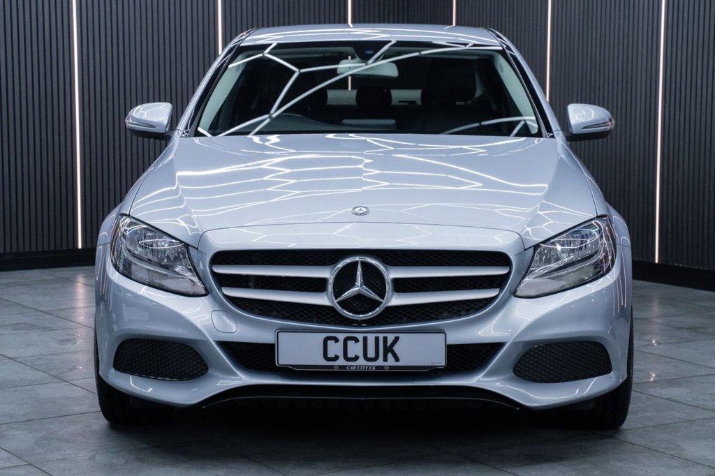 Used Mercedes-Benz C Class 2016 for sale - 76617475: Photo 2