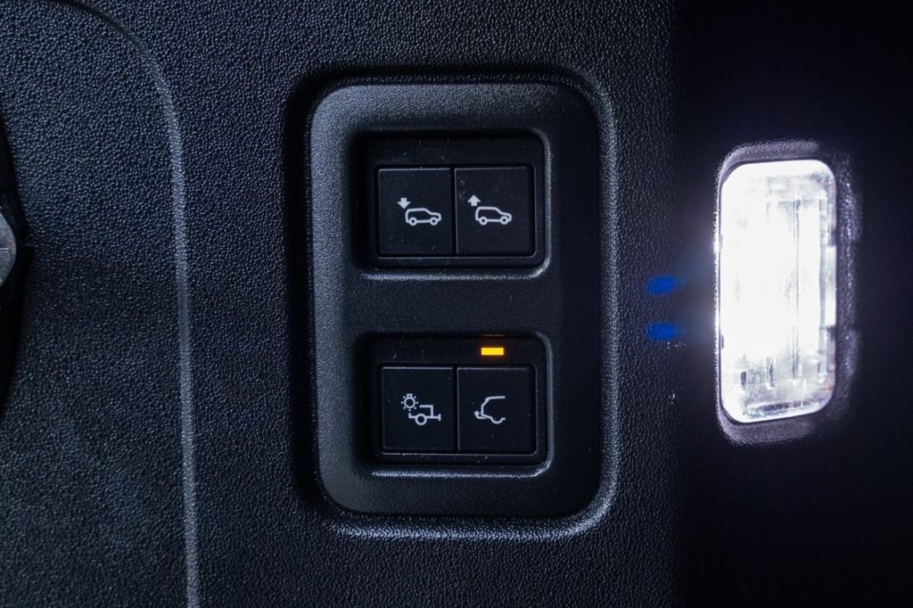 Used Land Rover Defender 2020 for sale - 77451911: Photo 36