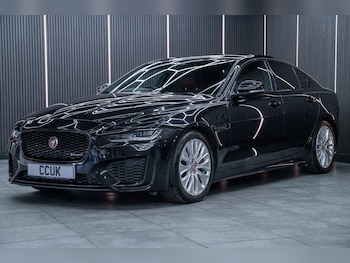Used Jaguar XE 2020 for sale - 75370421: Photo
