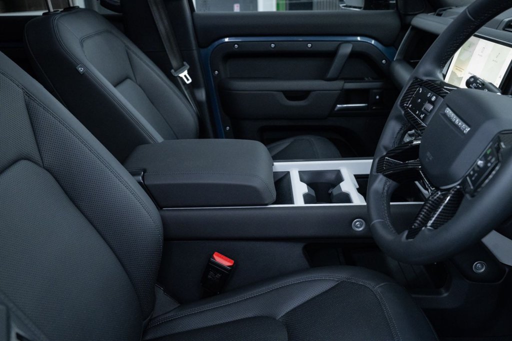 Used Land Rover Defender 2025 for sale - 76985726: Photo 18