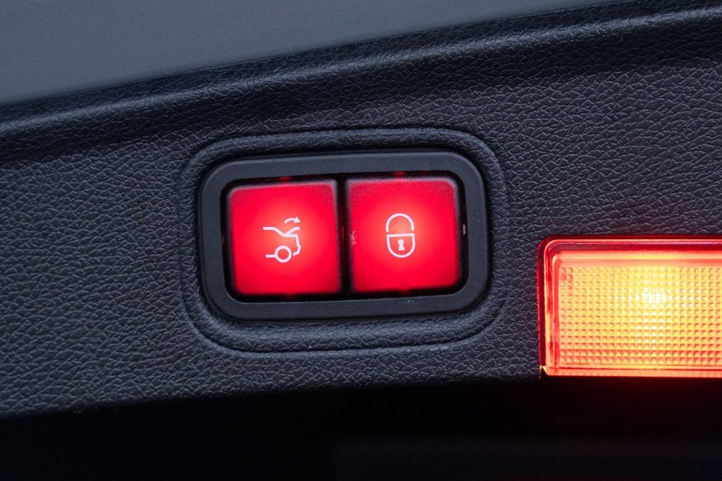 Used Mercedes-Benz C Class 2016 for sale - 77153370: Photo 38