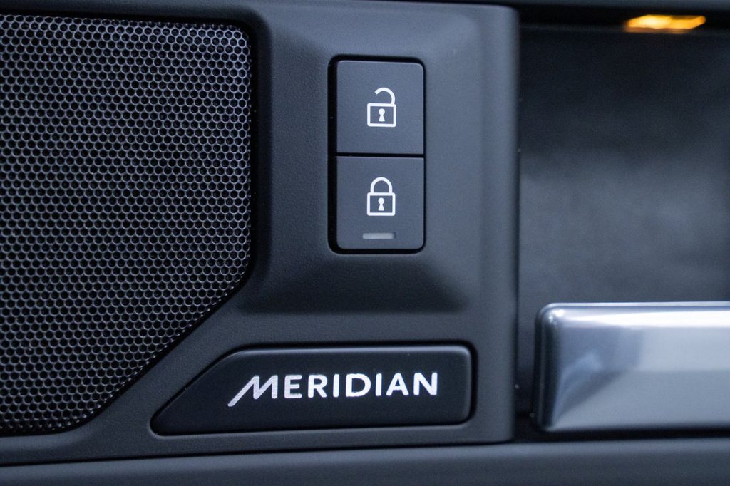 Used Land Rover Defender 2025 for sale - 77806550: Photo 17