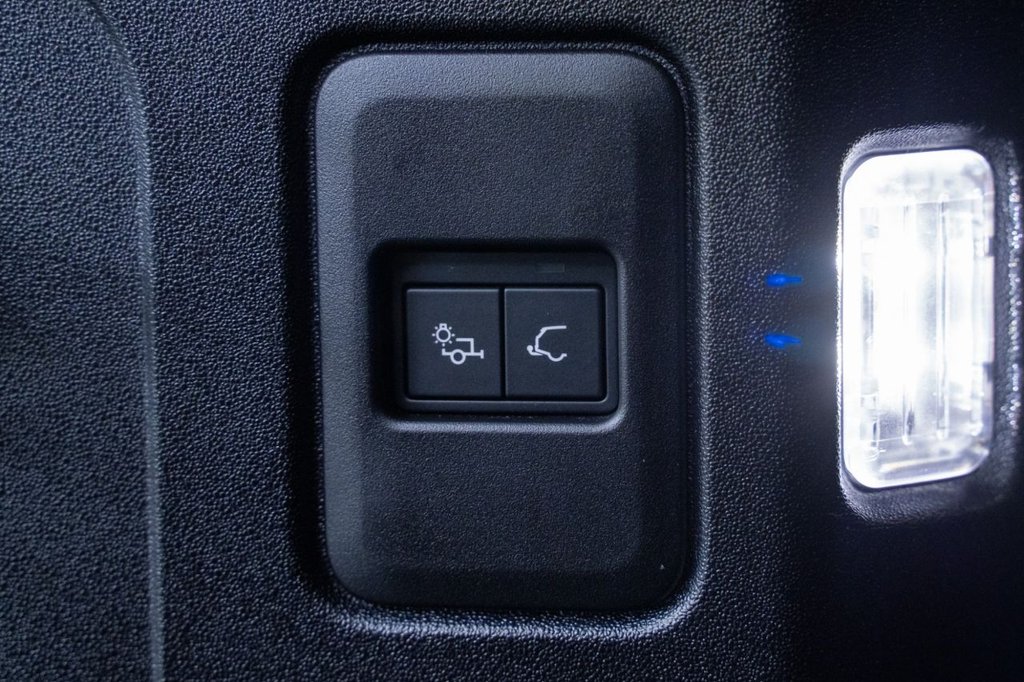 Used Land Rover Defender 2025 for sale - 77806550: Photo 32