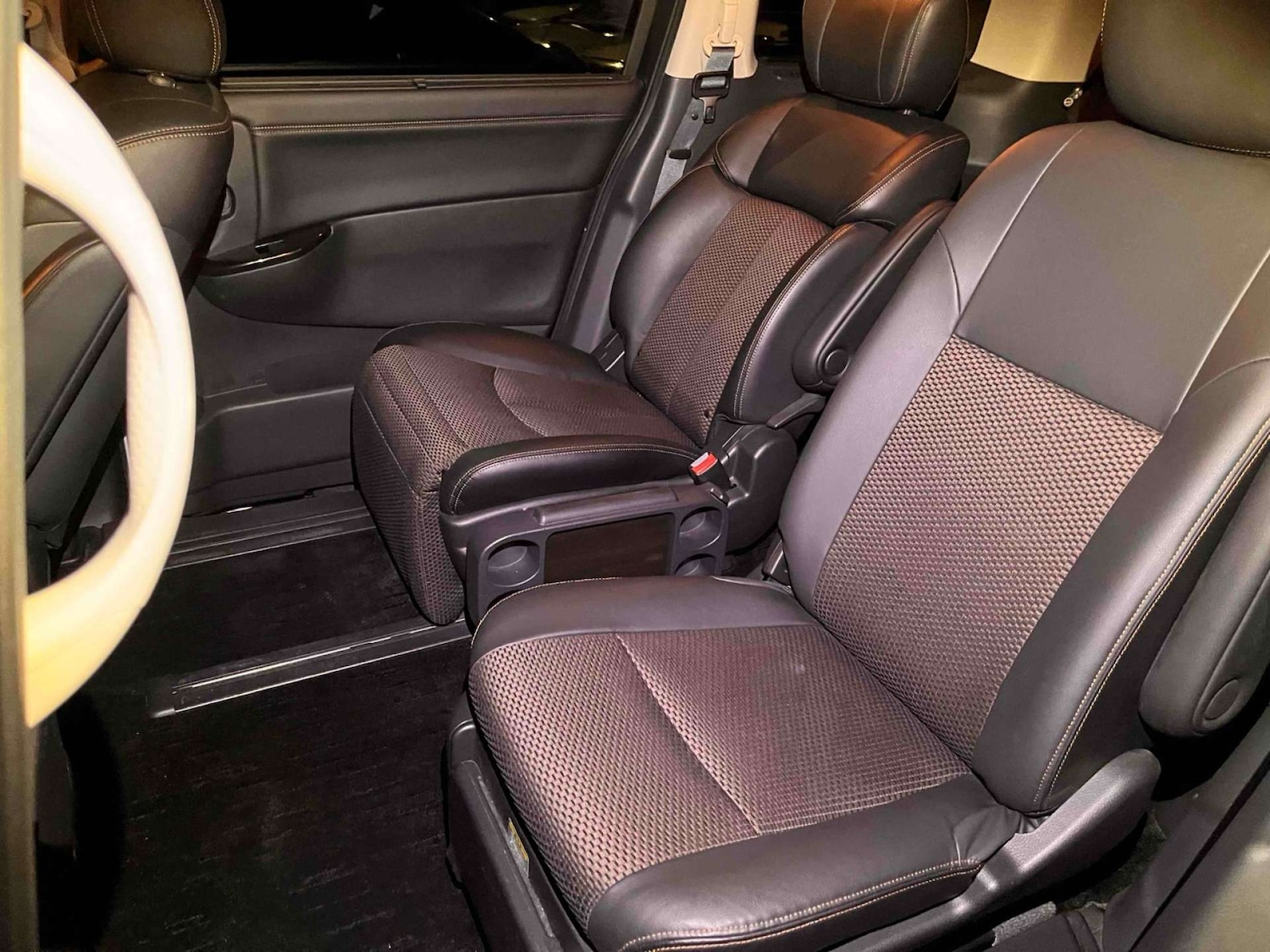 Used Nissan Elgrand 2013 for sale - 77762345: Photo 14