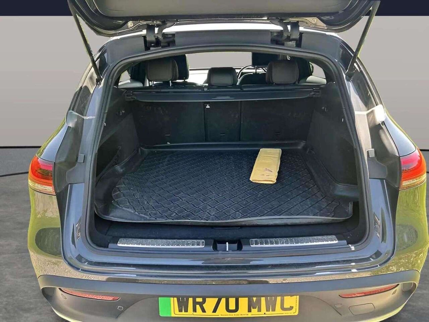 Used Mercedes-Benz EQC 2020 for sale - 76776880: Photo 15