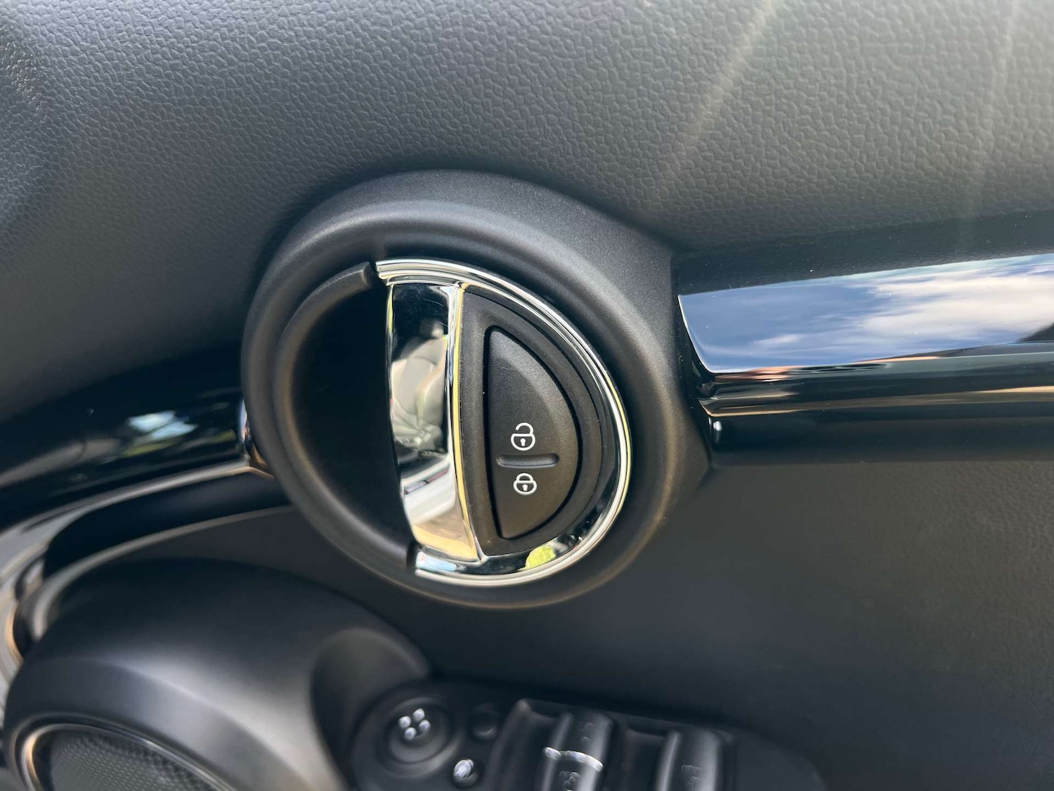 Used MINI Convertible 2021 for sale - 76776932: Photo 20