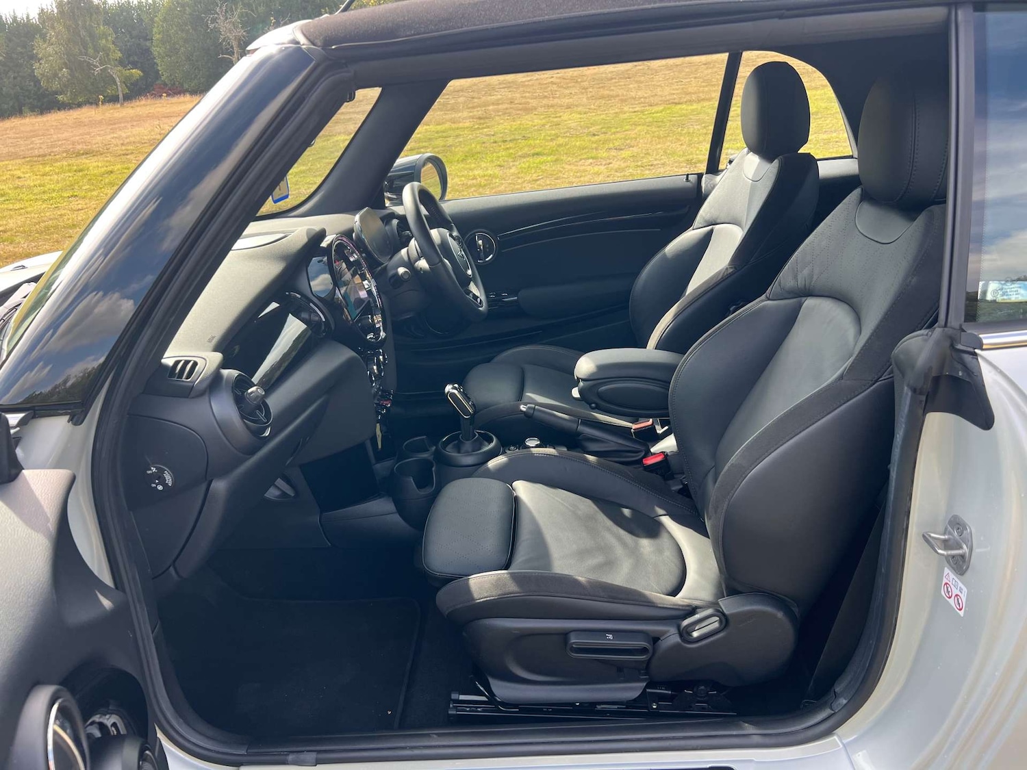 Used MINI Convertible 2021 for sale - 76776932: Photo 25