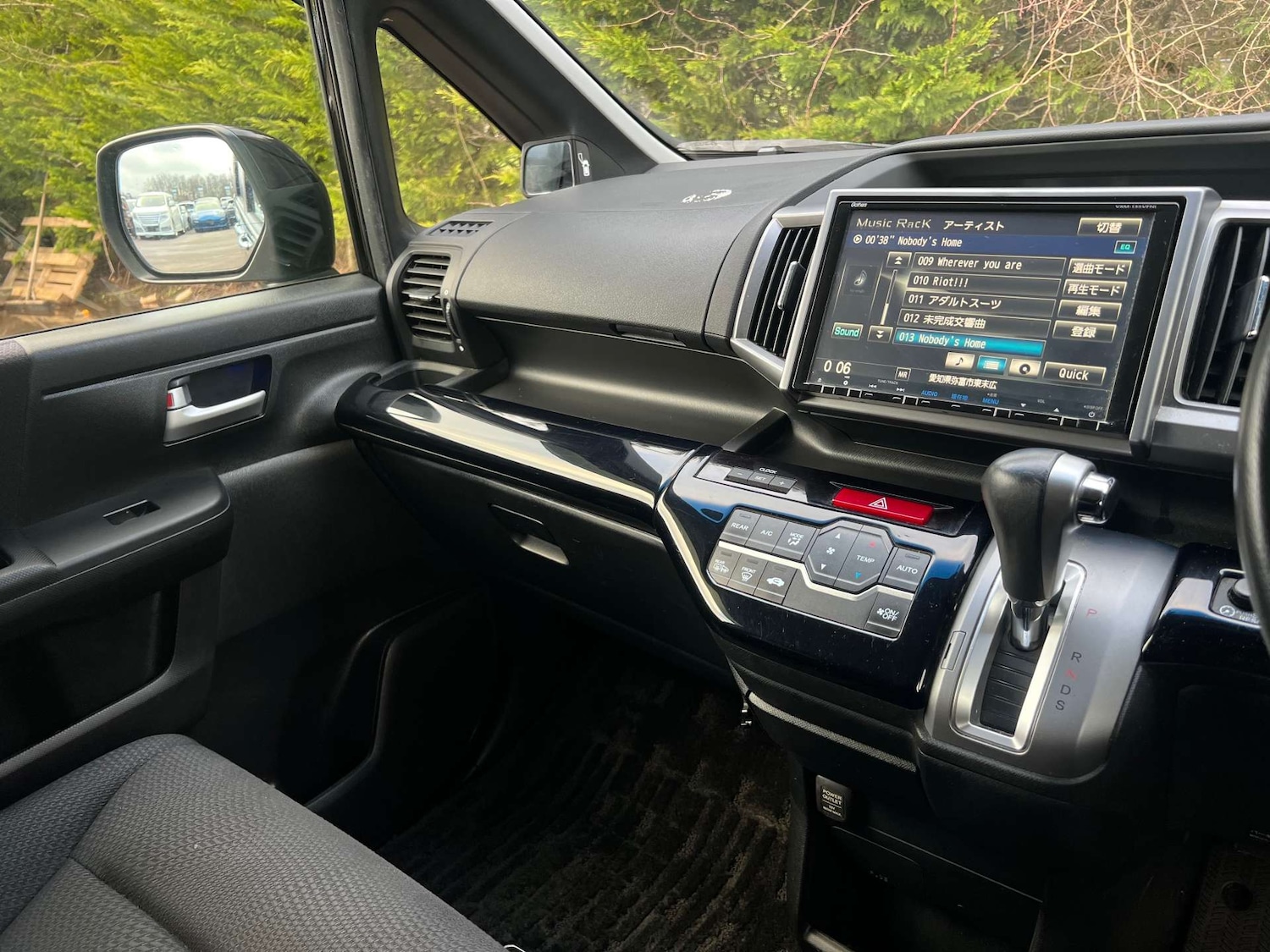 Used Honda Stepwagon 2013 for sale - 77364253: Photo 32