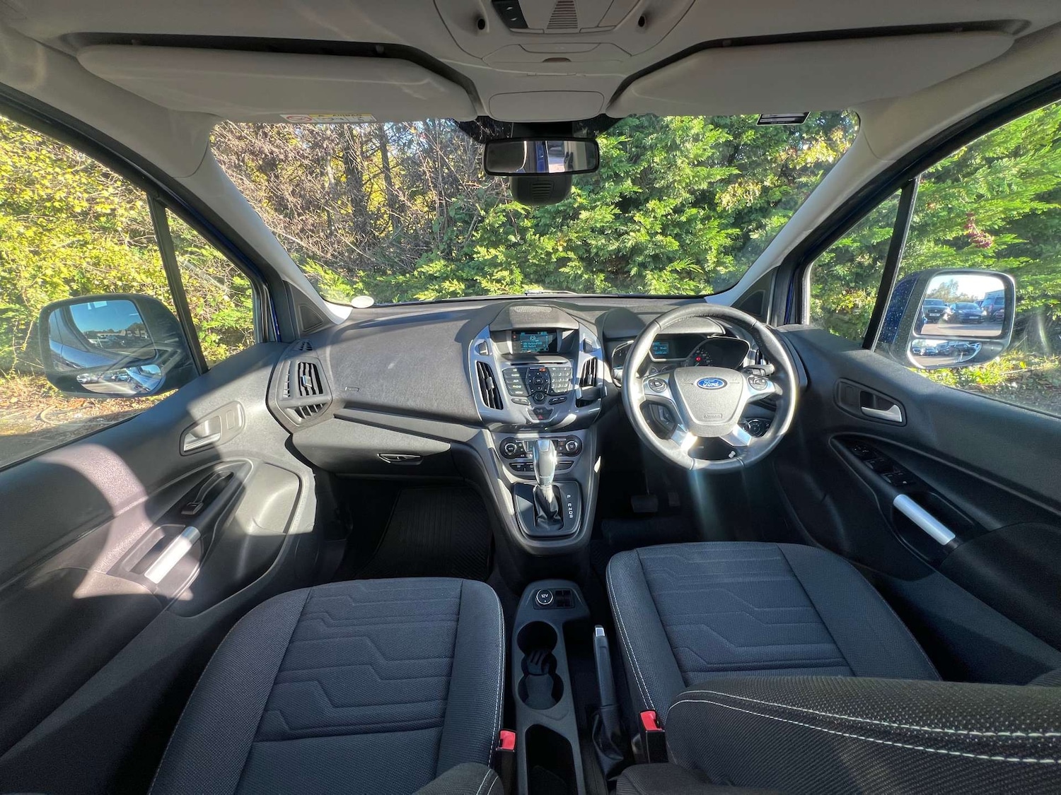 Used Ford Tourneo Connect 2016 for sale - 76776991: Photo 2