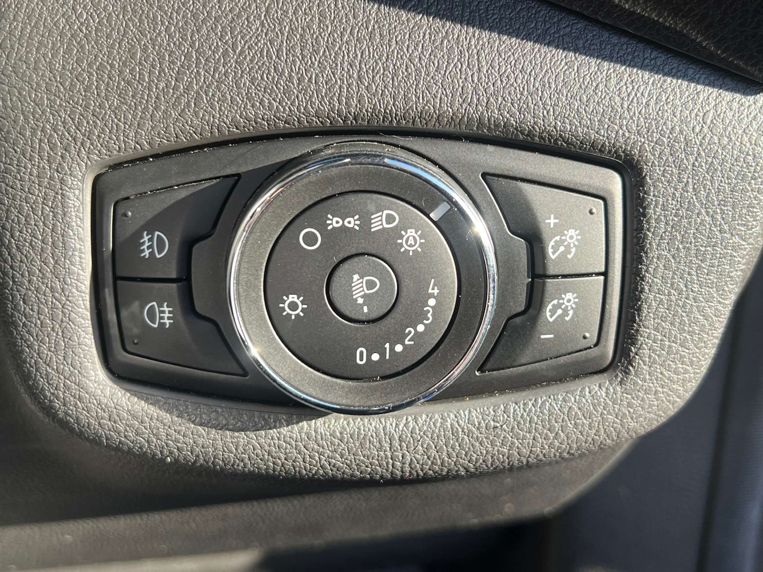 Used Ford Tourneo Connect 2016 for sale - 76776991: Photo 25