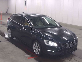 Used Volvo V60 2015 for sale - 78596059: Photo