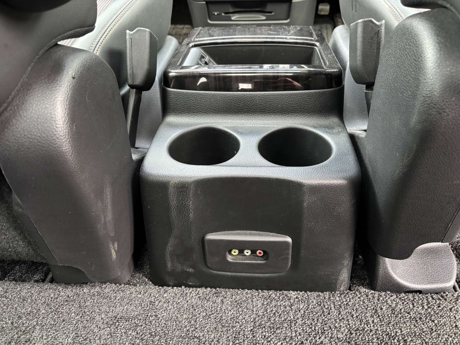 Used Nissan Elgrand 2015 for sale - 76983904: Photo 21