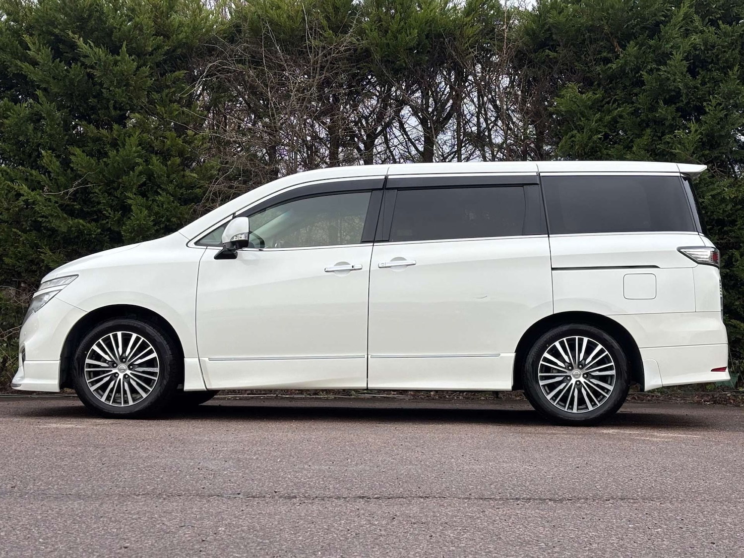 Used Nissan Elgrand 2015 for sale - 76983904: Photo 6