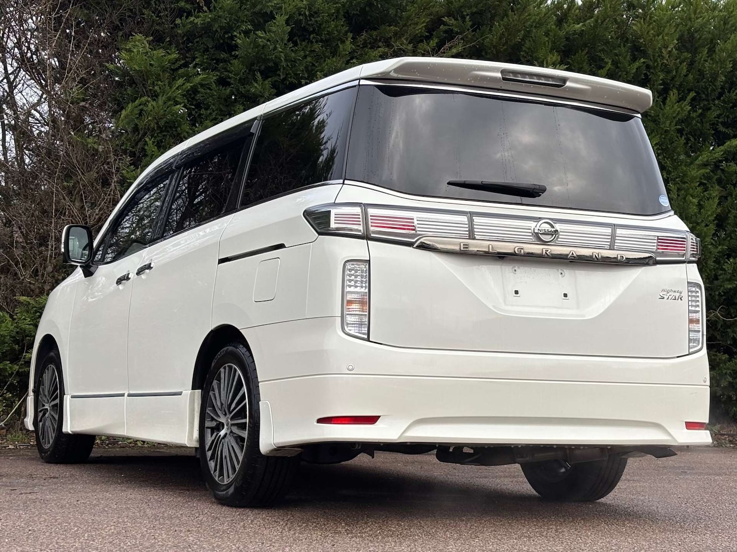 Used Nissan Elgrand 2015 for sale - 76983904: Photo 7