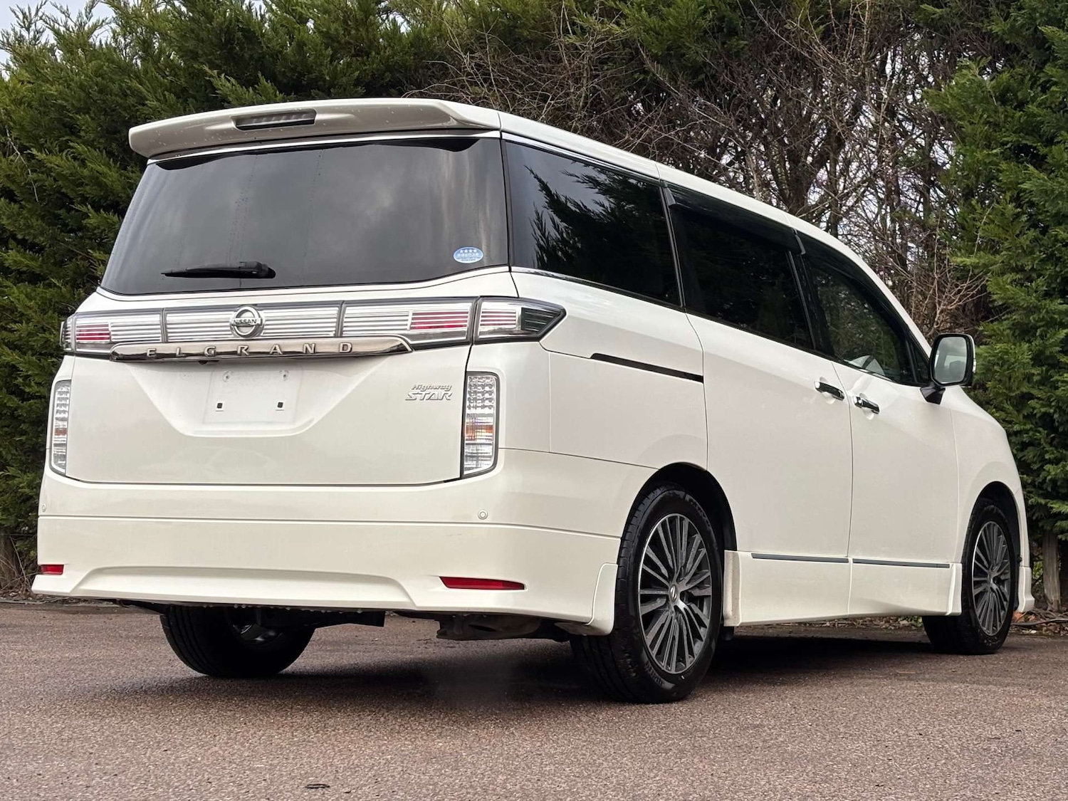 Used Nissan Elgrand 2015 for sale - 76983904: Photo 9