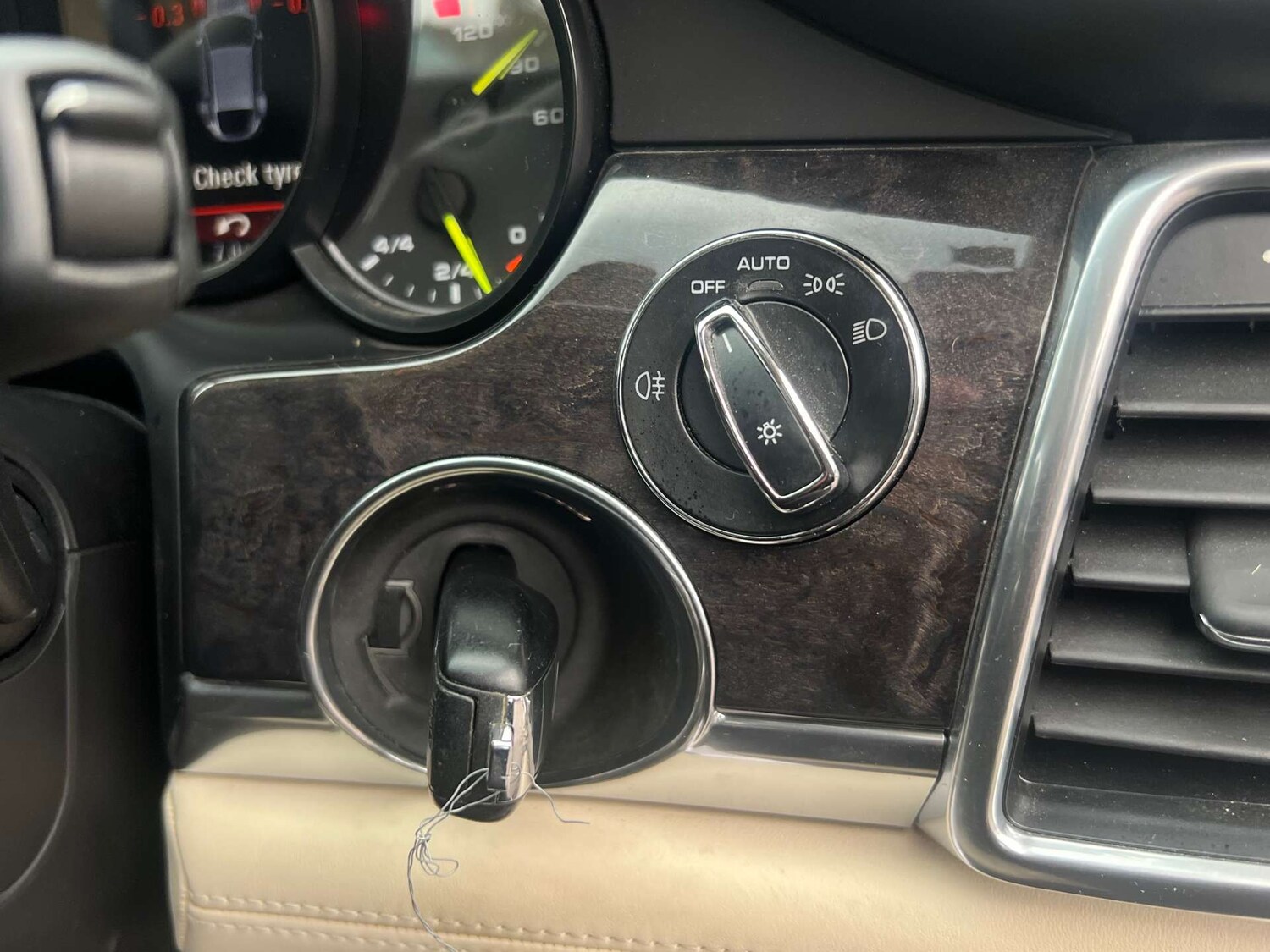 Used Porsche Panamera 2015 for sale - 77364254: Photo 34