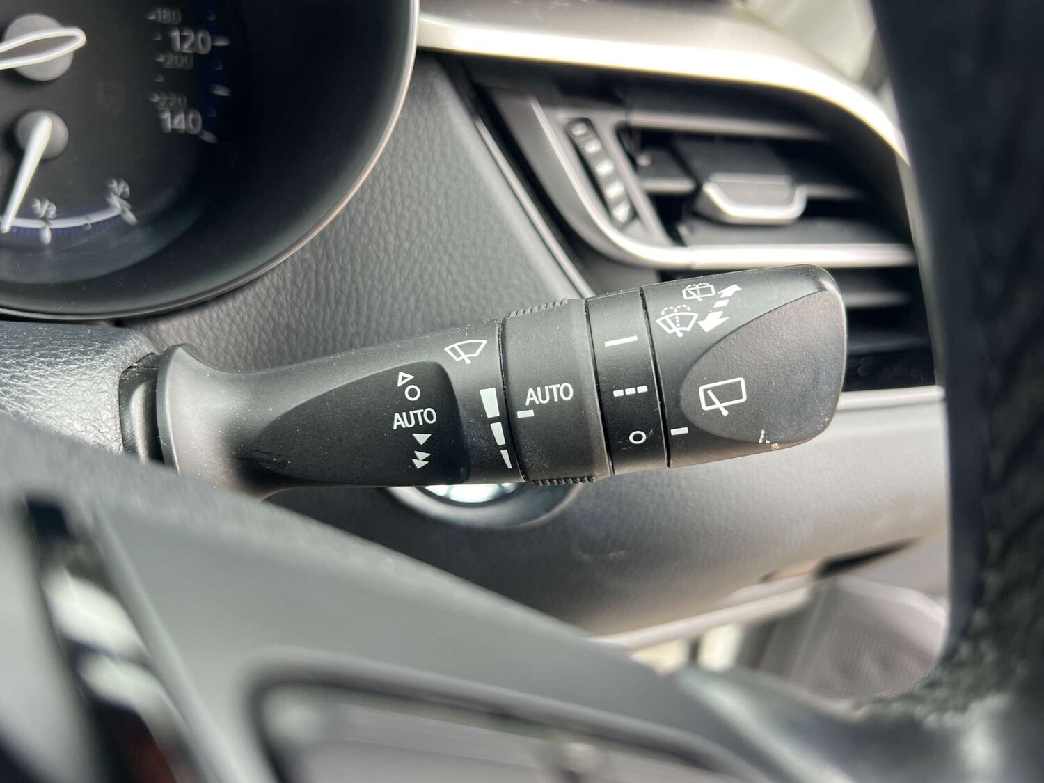 Used Toyota C-HR 2019 for sale - 77983799: Photo 29