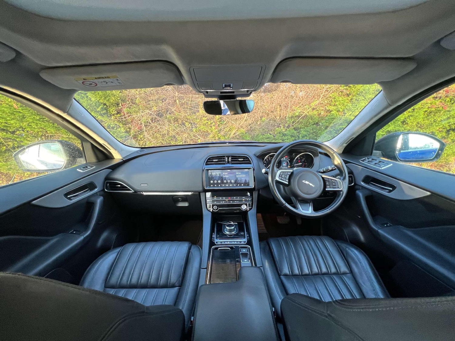 Used Jaguar F-Pace 2019 for sale - 76776917: Photo 2