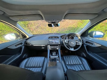 Used Jaguar F-Pace 2019 for sale - 76776917: Photo