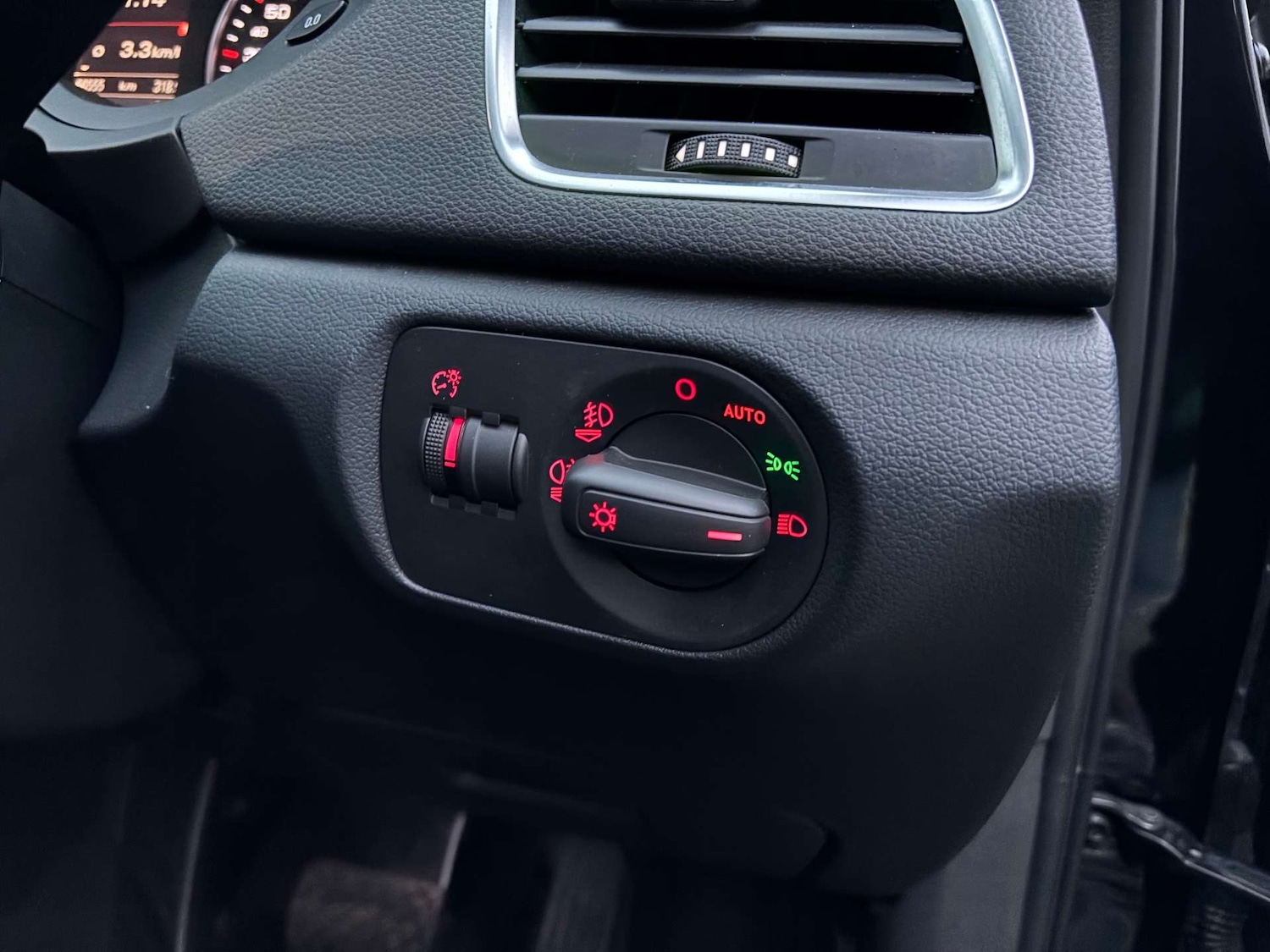 Used Audi Q3 2015 for sale - 77544970: Photo 19