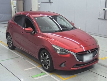 Used Mazda Mazda2 2015 for sale - 76961760: Photo