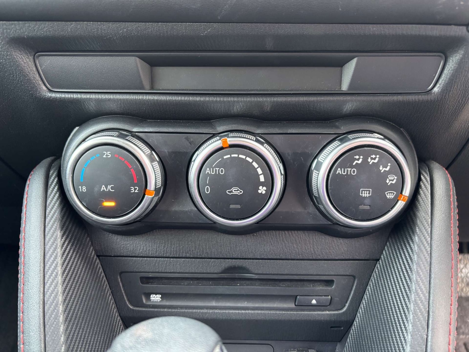 Used Mazda Mazda2 2015 for sale - 76961760: Photo 33