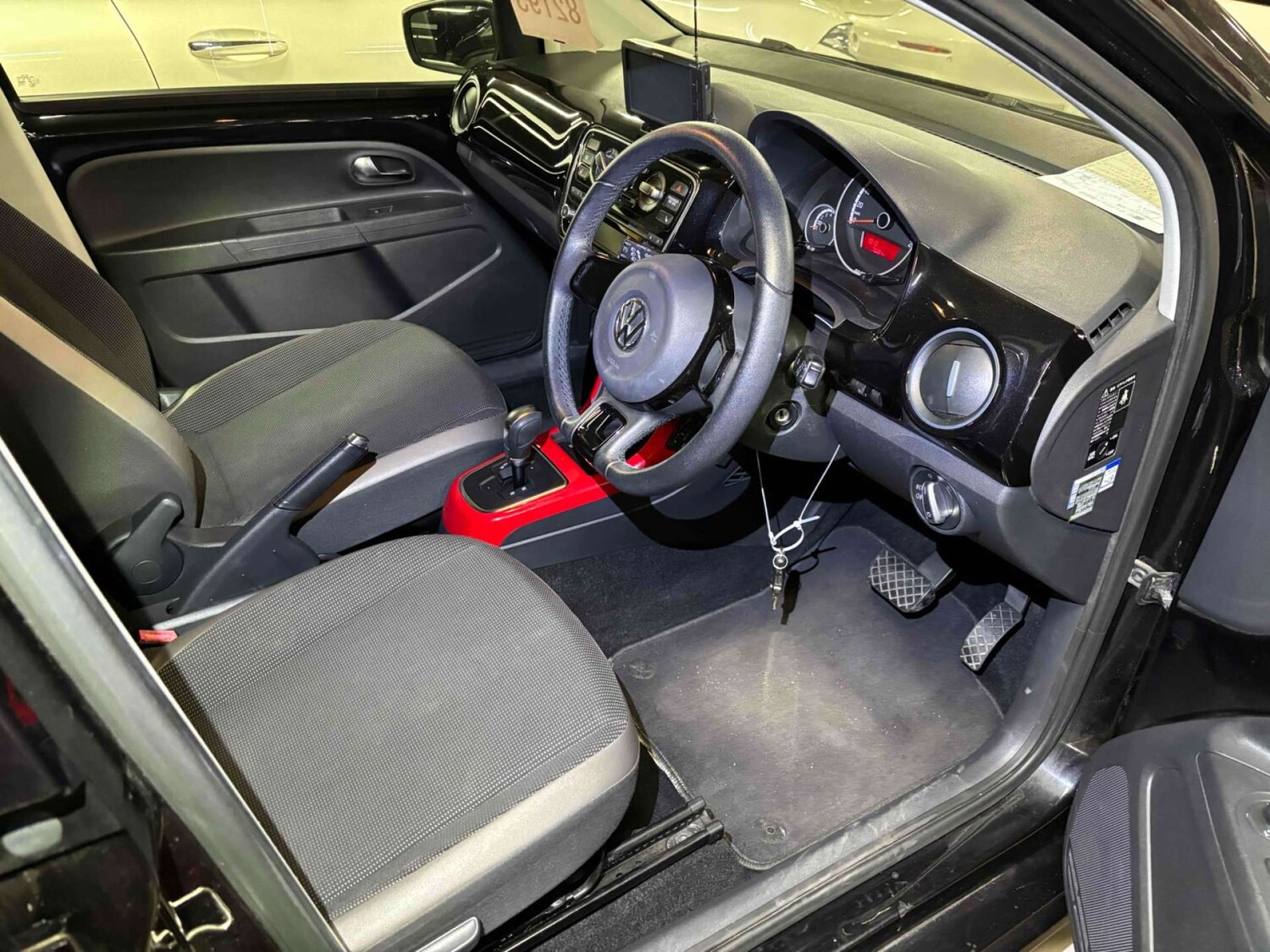 Used Volkswagen up! 2014 for sale - 78165505: Photo 11