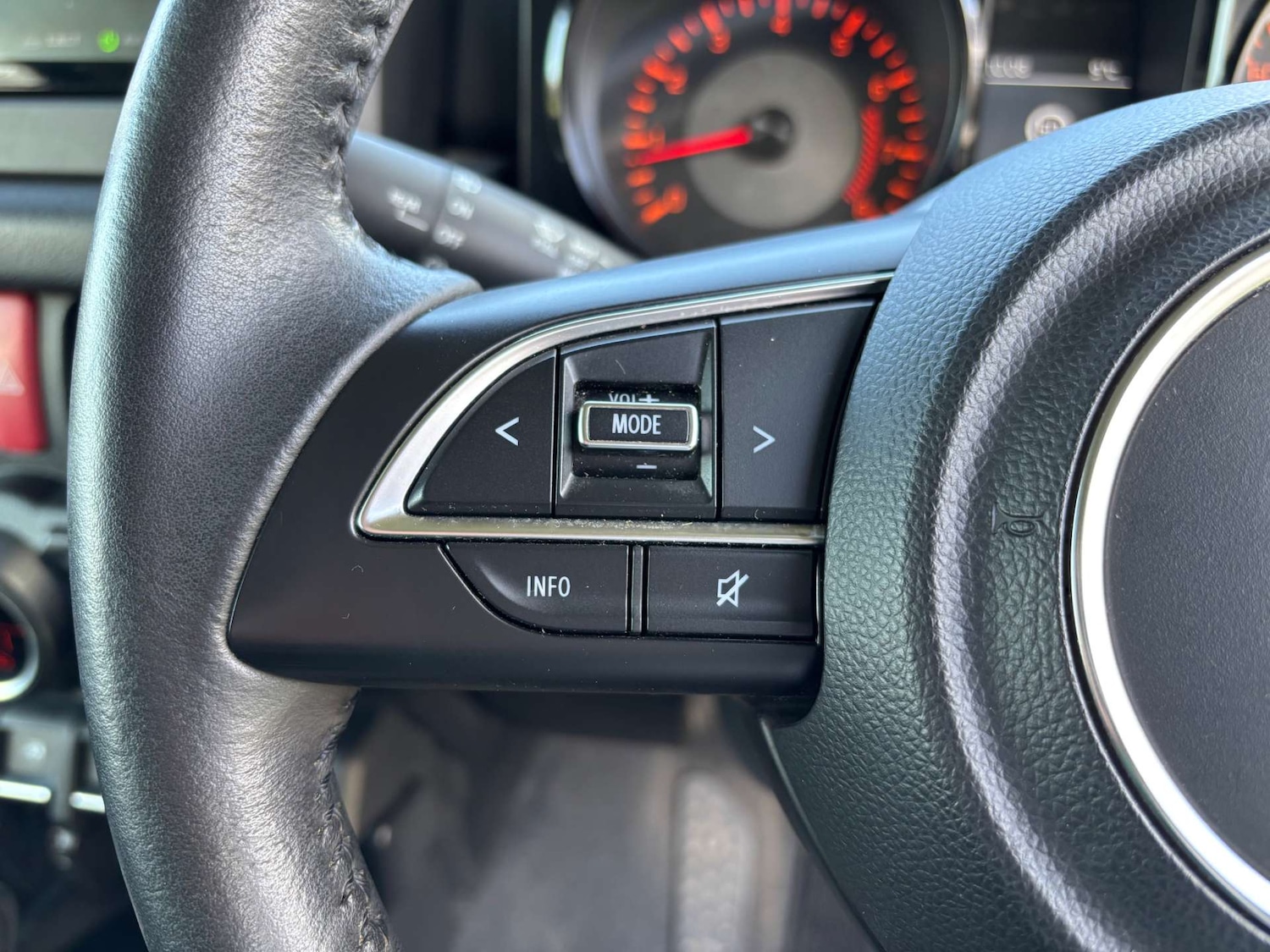 Used Suzuki Jimny 2019 for sale - 76959842: Photo 33