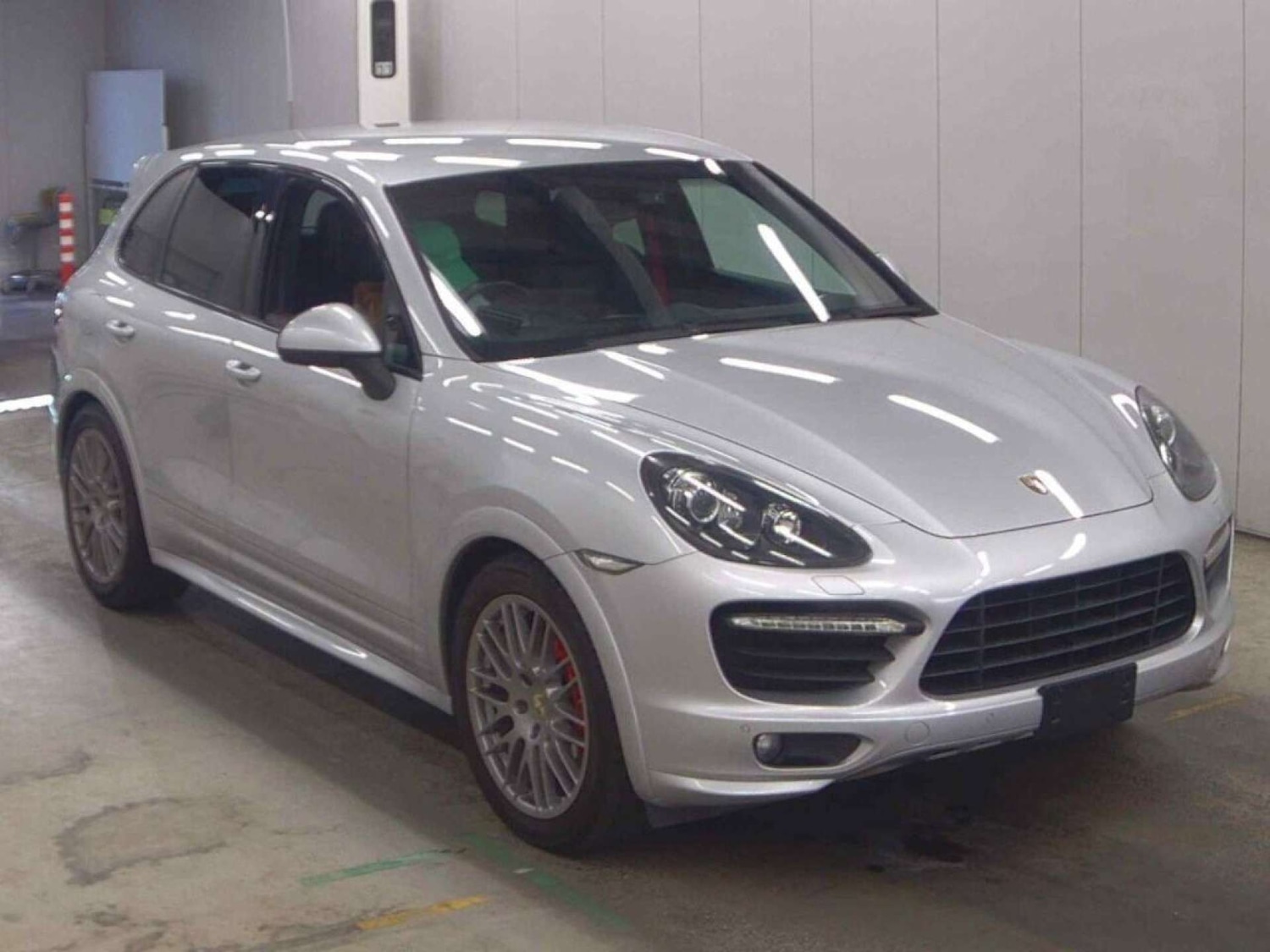 Used Porsche Cayenne 2012 for sale - 77051568: Photo 2