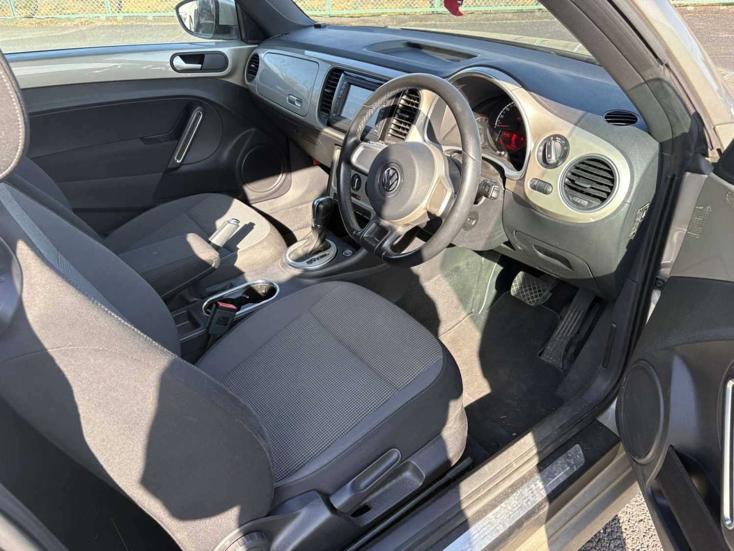 Used Volkswagen Beetle 2015 for sale - 78167943: Photo 10