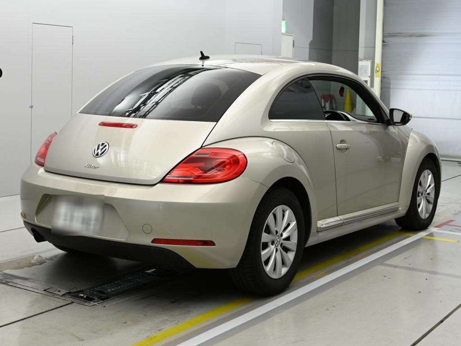 Used Volkswagen Beetle 2015 for sale - 78167943: Photo 5