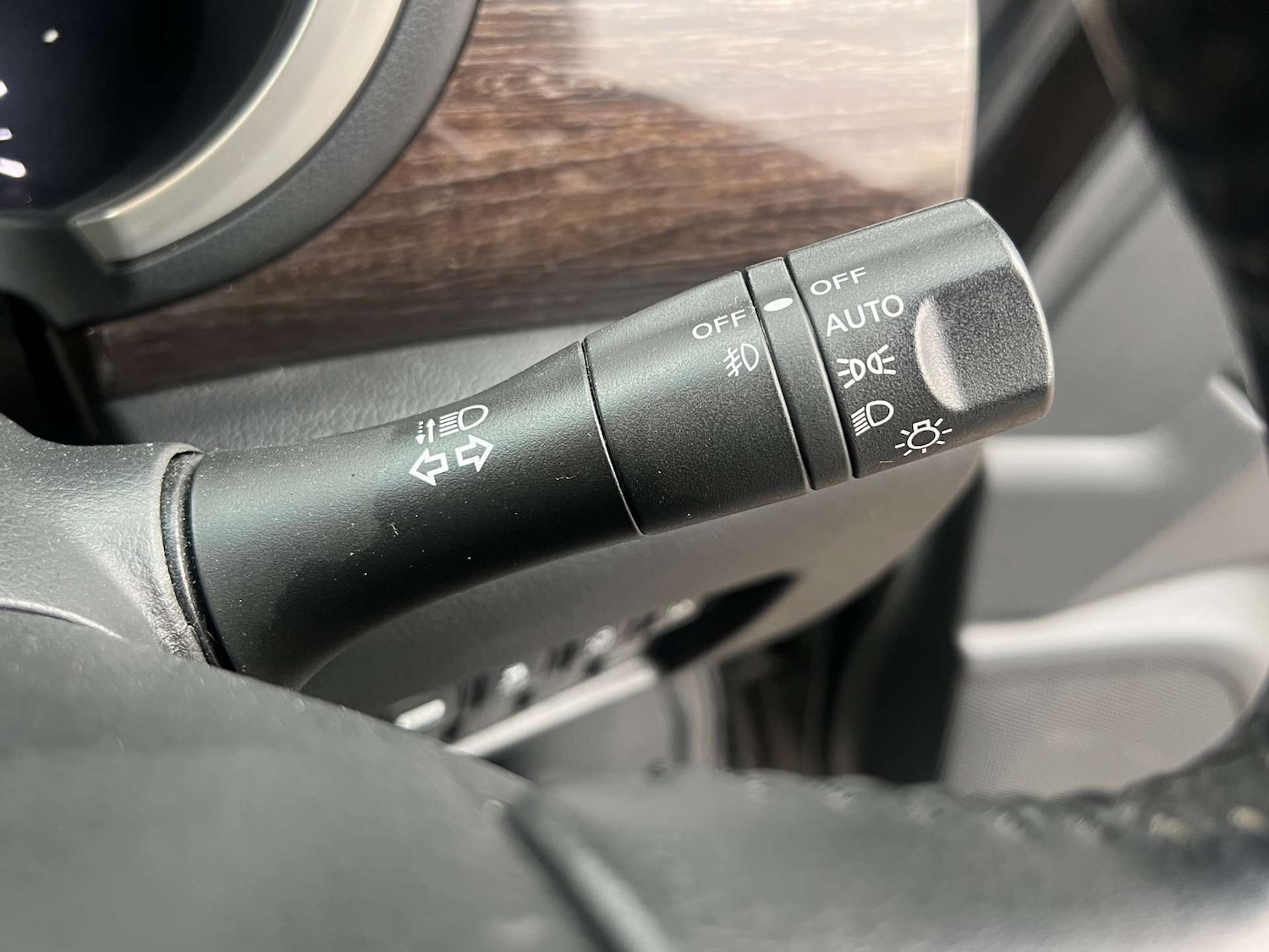 Used Nissan Elgrand 2011 for sale - 77022365: Photo 25