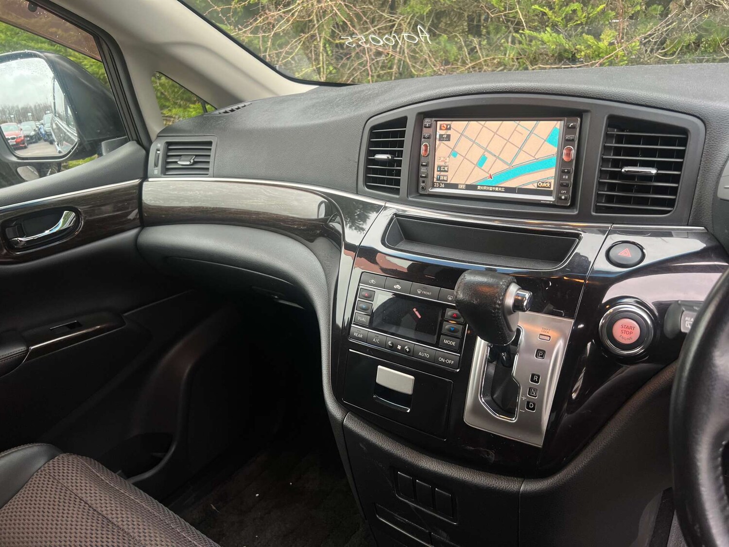 Used Nissan Elgrand 2011 for sale - 77022365: Photo 28