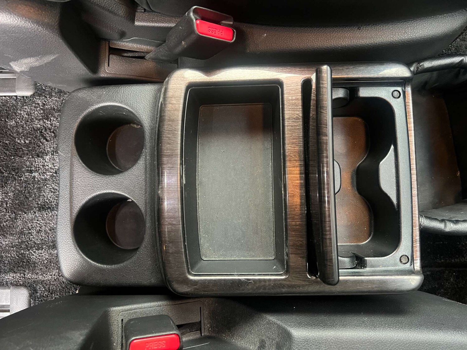 Used Nissan Elgrand 2011 for sale - 77022365: Photo 34