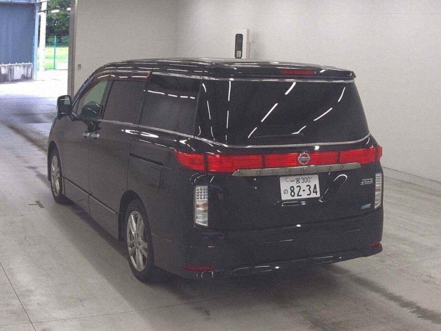 Used Nissan Elgrand 2011 for sale - 77022365: Photo 6