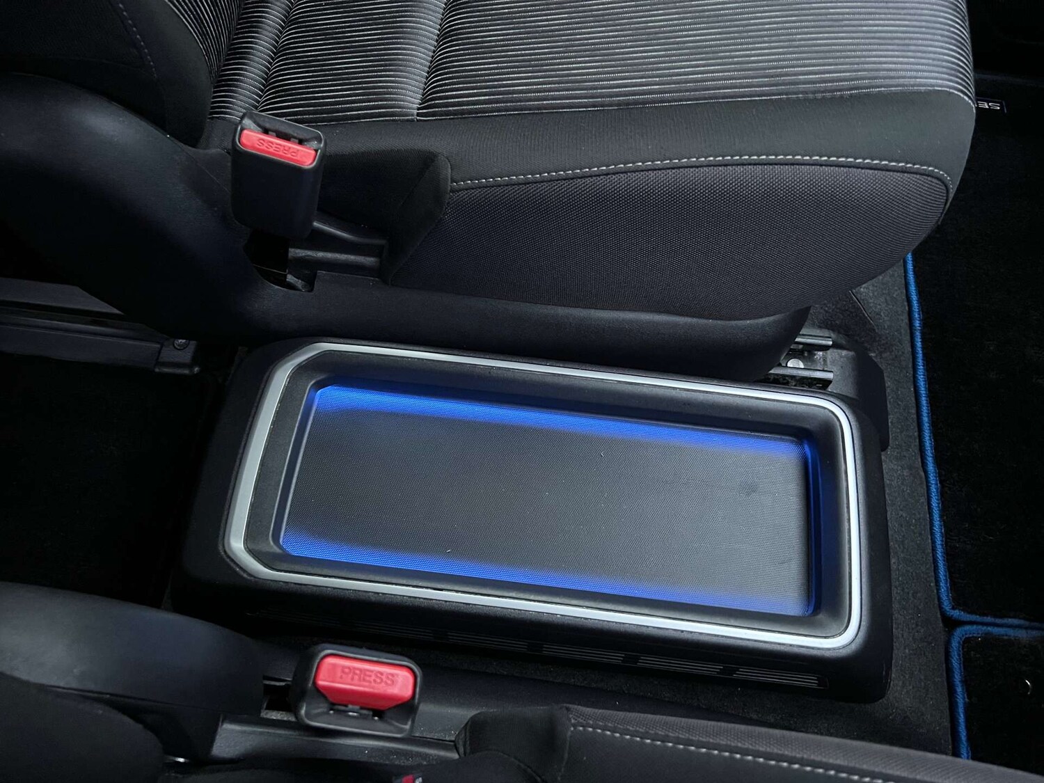 Used Nissan Serena 2020 for sale - 76971083: Photo 34