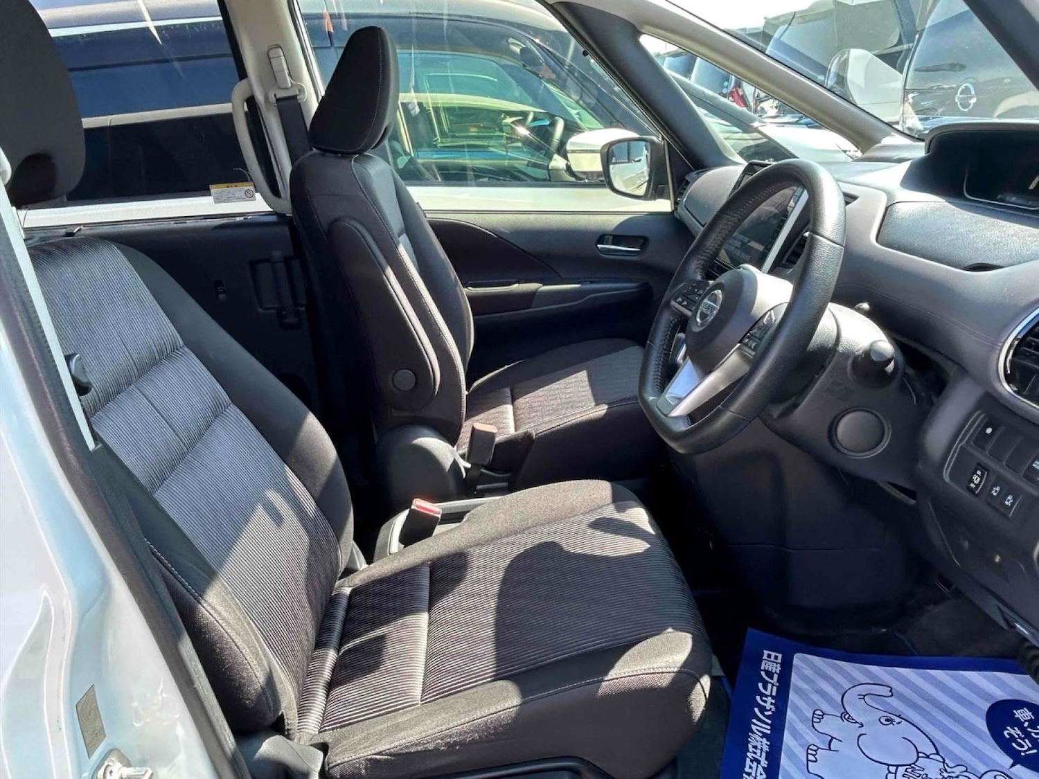 Used Nissan Serena 2020 for sale - 76971083: Photo 8