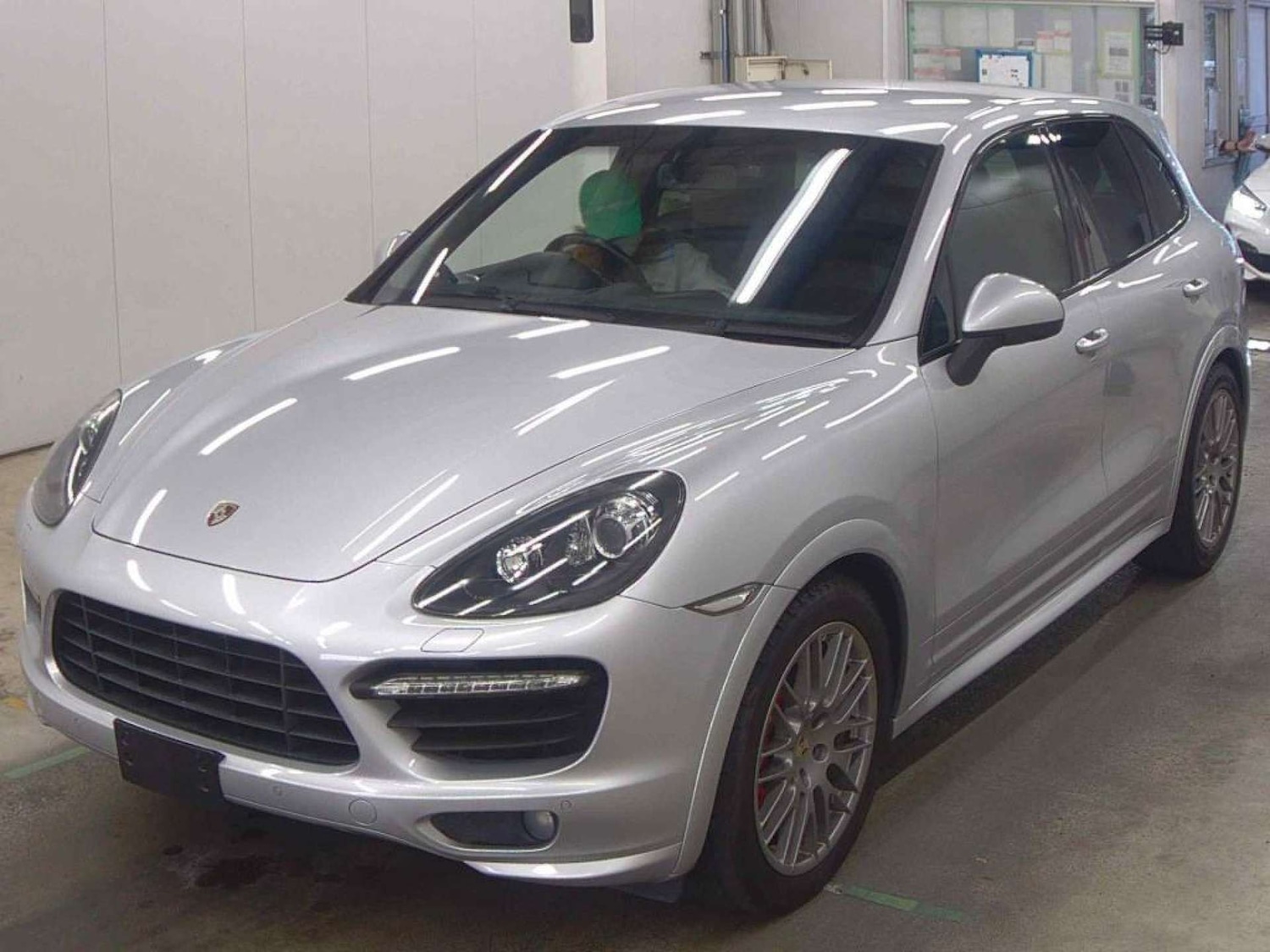 Used Porsche Cayenne 2012 for sale - 77762352: Photo 3