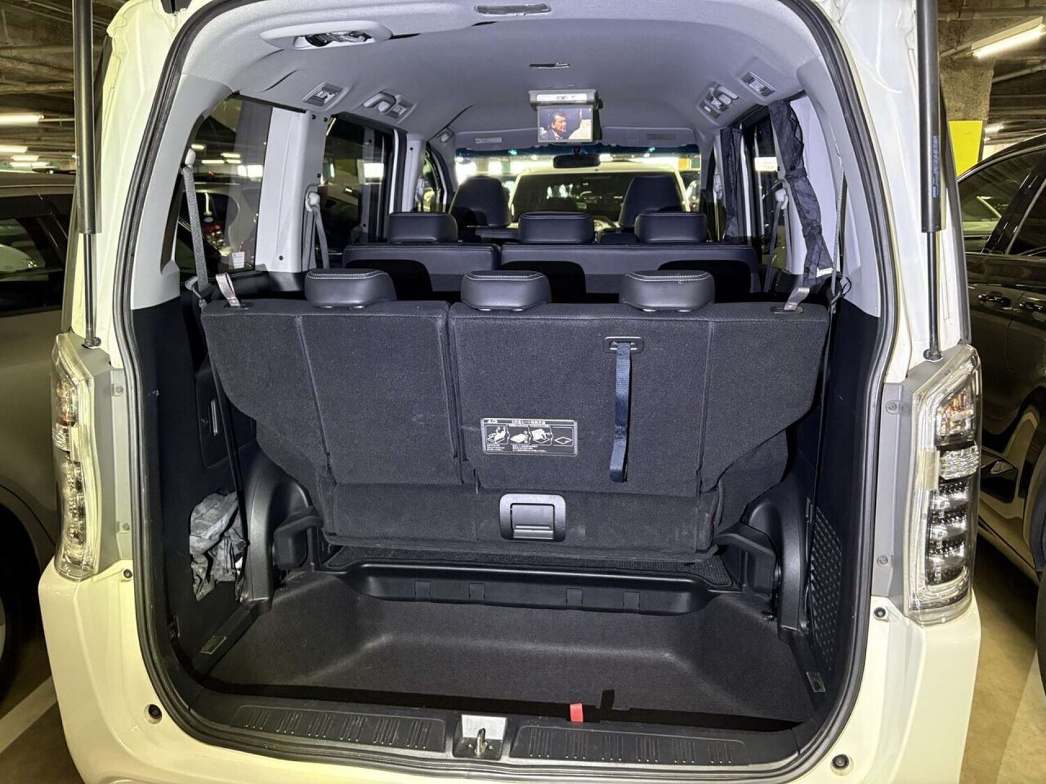 Used Honda Stepwagon 2014 for sale - 77364251: Photo 11