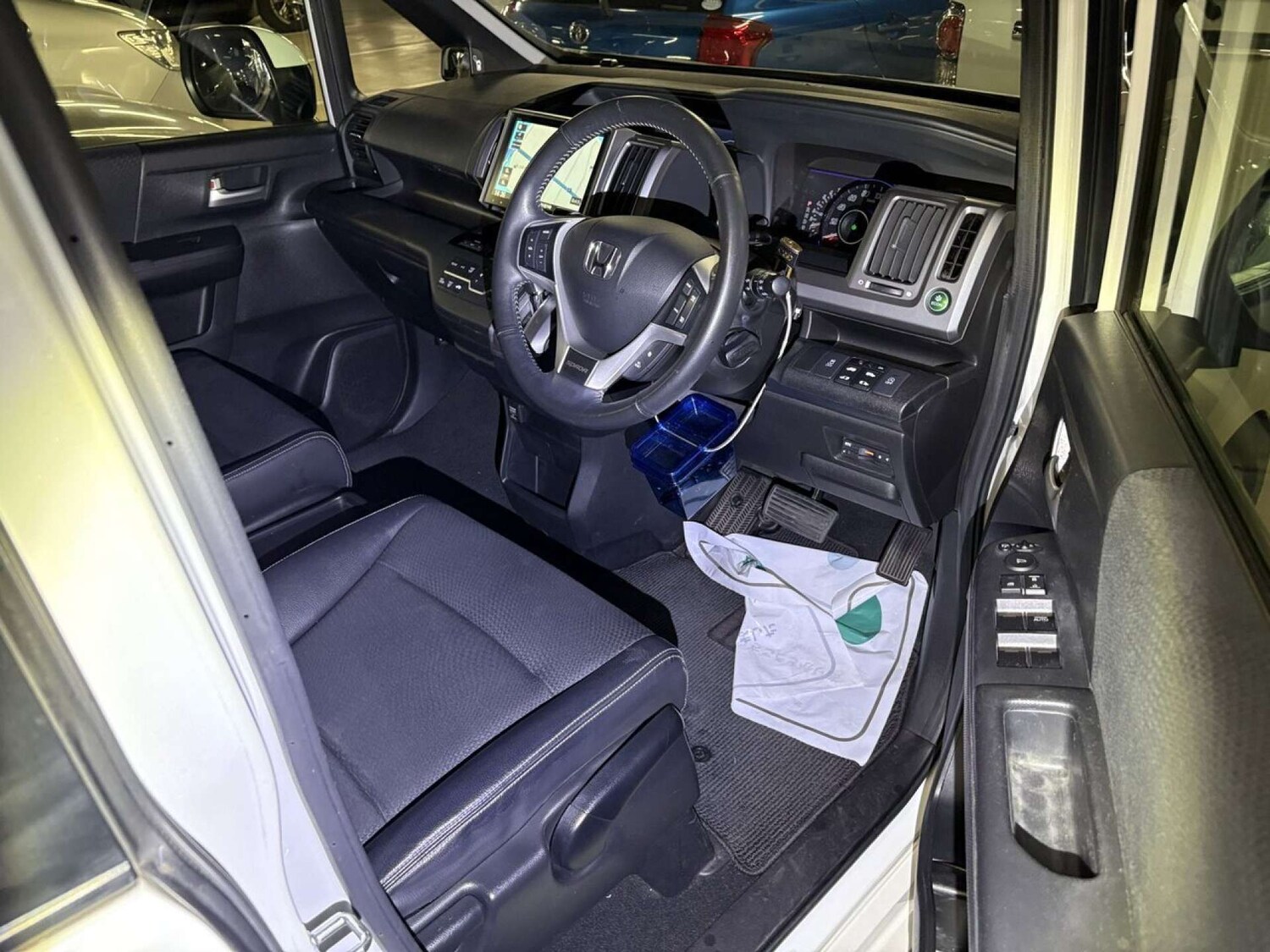 Used Honda Stepwagon 2014 for sale - 77364251: Photo 14