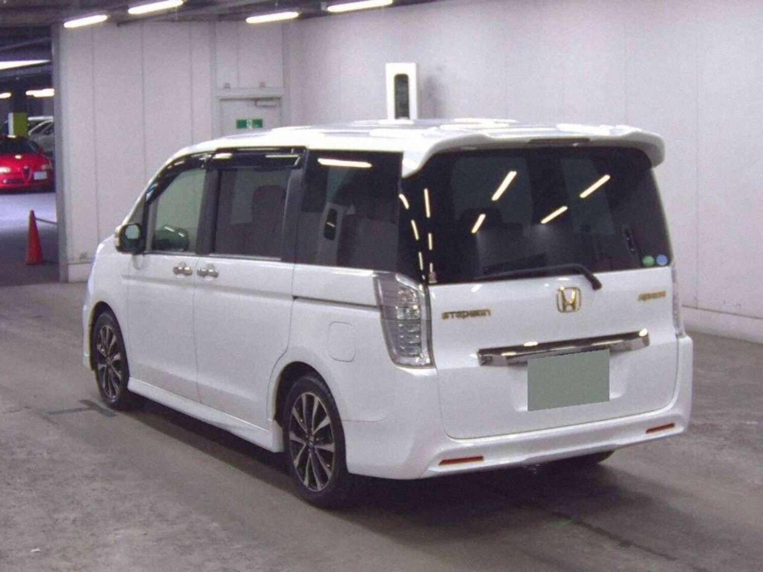 Used Honda Stepwagon 2014 for sale - 77364251: Photo 6