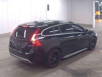Used Volvo V60 2016 for sale - 79437553: Photo