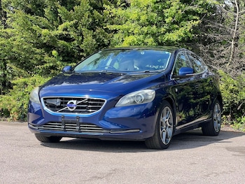 Used Volvo V40 2015 for sale - 79068068: Photo