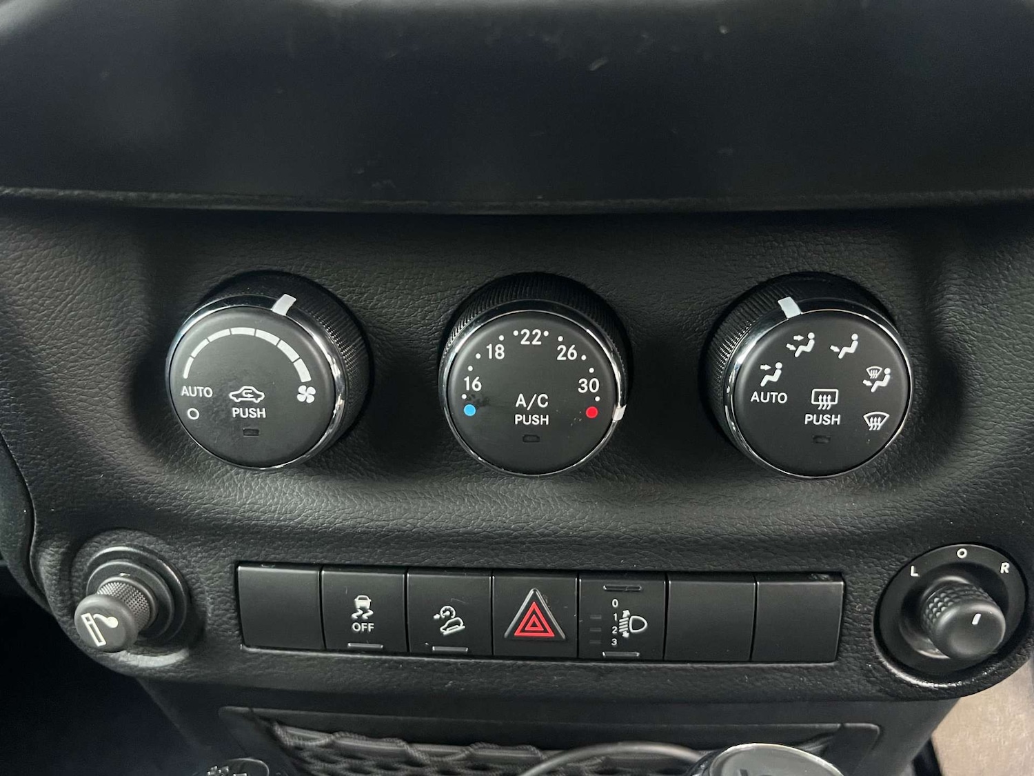Used Jeep Wrangler 2012 for sale - 77136398: Photo 35
