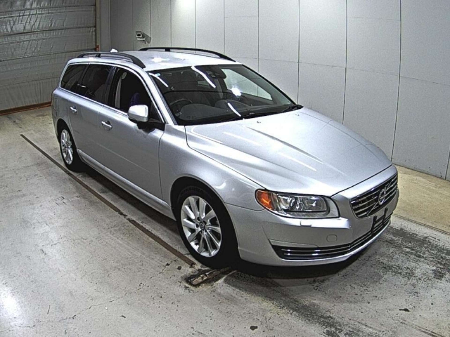 Used Volvo V70 2015 for sale - 77364256: Photo 1