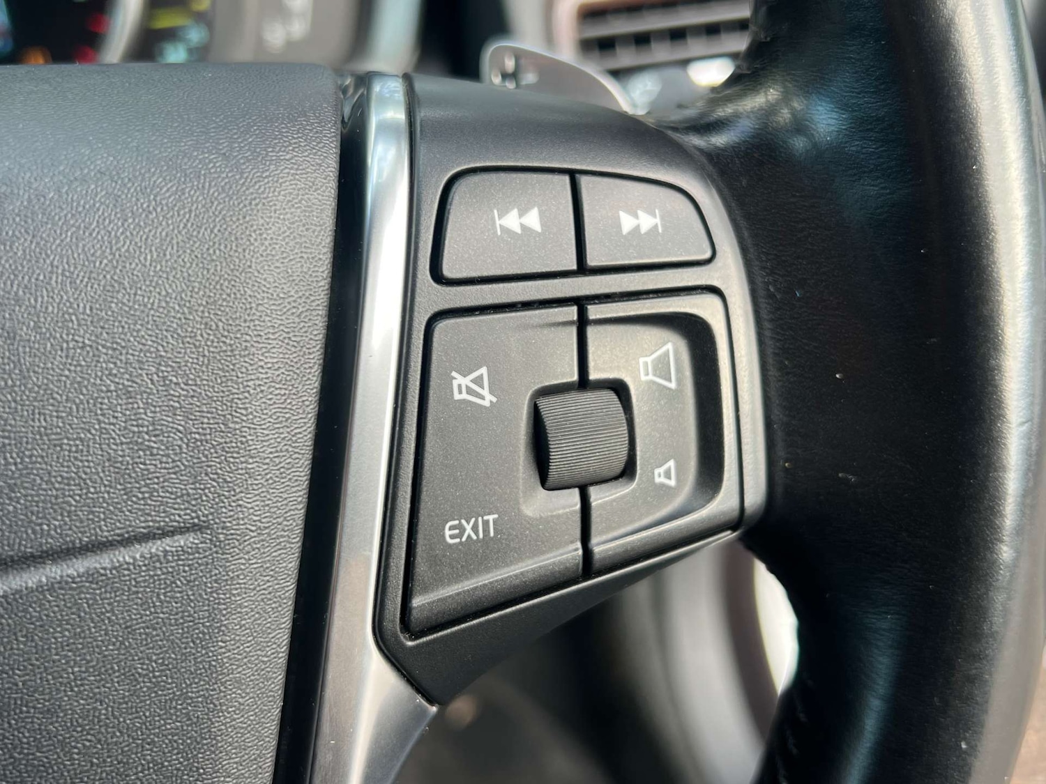 Used Volvo V70 2015 for sale - 77364256: Photo 30