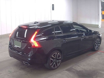 Used Volvo V60 2016 for sale - 79437515: Photo